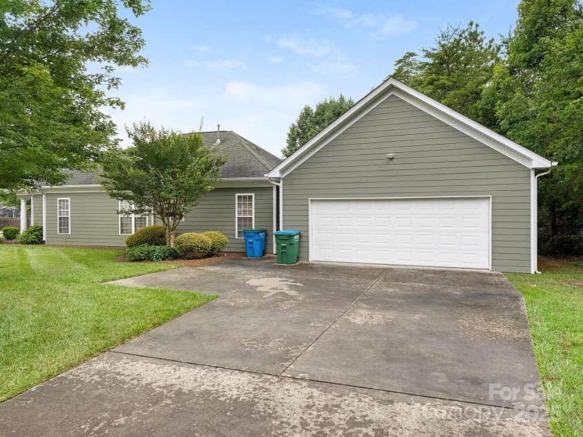 13220 Old Compton Court, Pineville, NC 28134.  MLS# CAR4277466, YatesRealty ID 26889. 