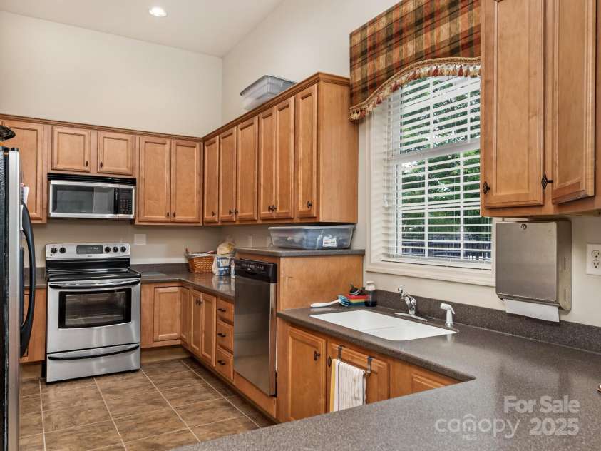 13220 Old Compton Court, Pineville, NC 28134.  MLS# CAR4277466, YatesRealty ID 26889. 