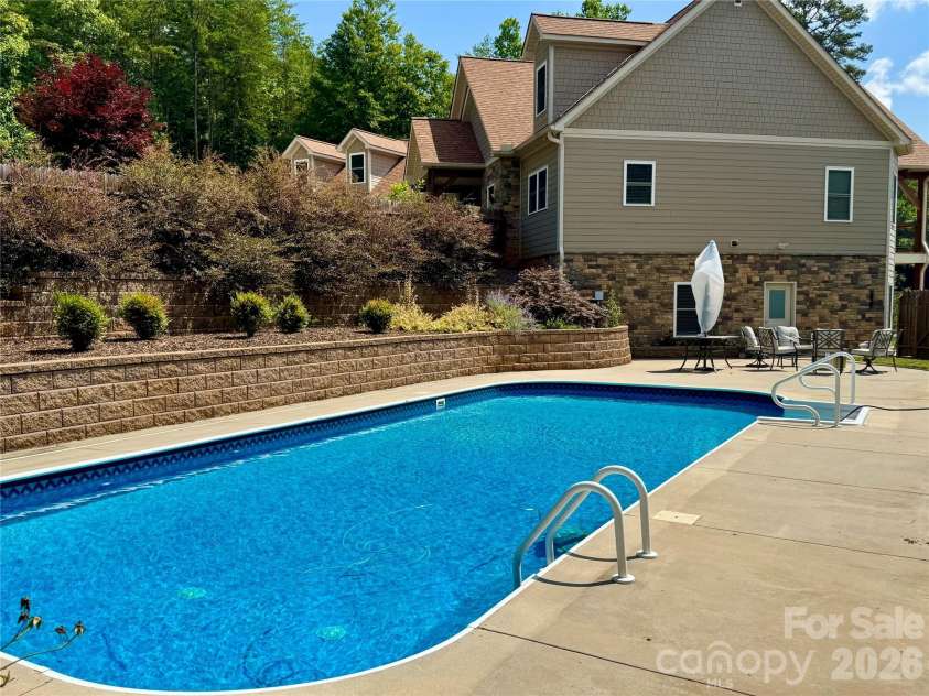 1510 Royal Lane, Lenoir, NC 28645.  MLS# CAR4401984, YatesRealty ID 2689. 