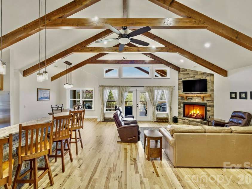 1510 Royal Lane, Lenoir, NC 28645.  MLS# CAR4401984, YatesRealty ID 2689. 