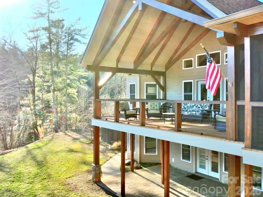 1510 Royal Lane, Lenoir, NC 28645.  MLS# CAR4401984, YatesRealty ID 2689. 