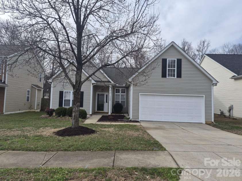 17300 Commons Crossing Drive, Charlotte, NC 28277.  MLS# CAR4333301, YatesRealty ID 2689. 