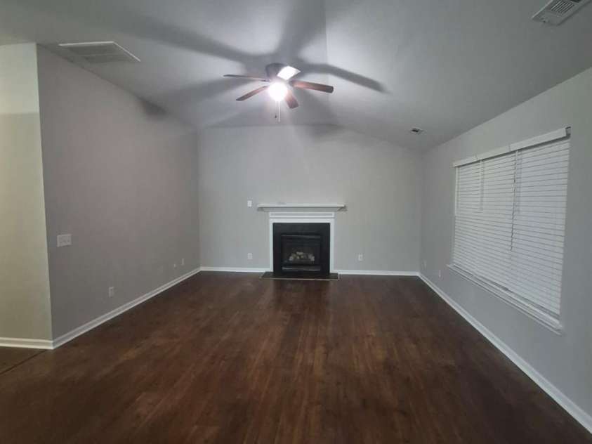 17300 Commons Crossing Drive, Charlotte, NC 28277.  MLS# CAR4333301, YatesRealty ID 2689. 