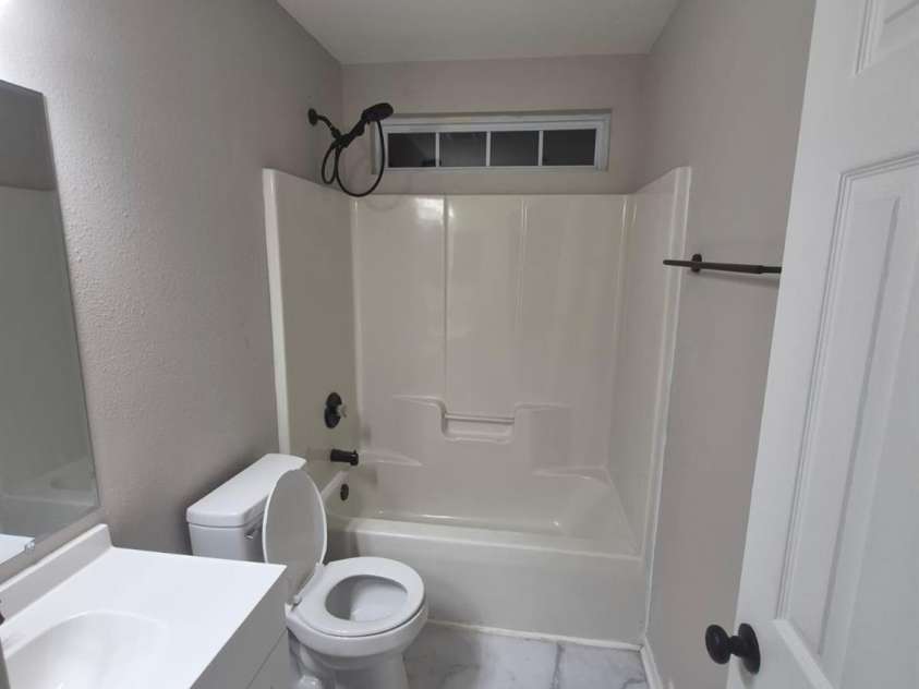 17300 Commons Crossing Drive, Charlotte, NC 28277.  MLS# CAR4333301, YatesRealty ID 2689. 