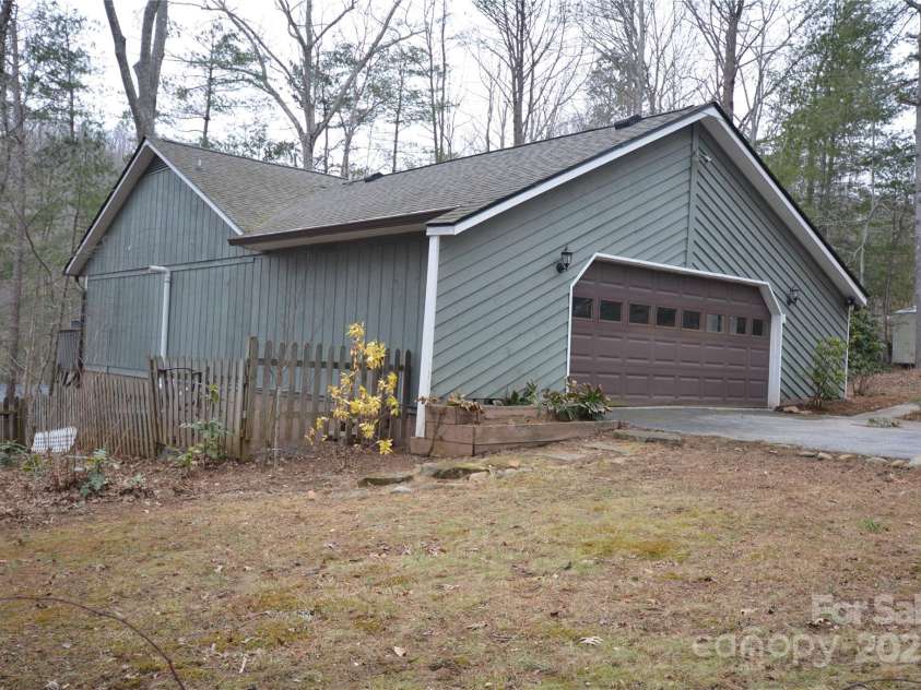 3 Jean Drive, Asheville, NC 28803.  MLS# CAR4229298, YatesRealty ID 2689. 