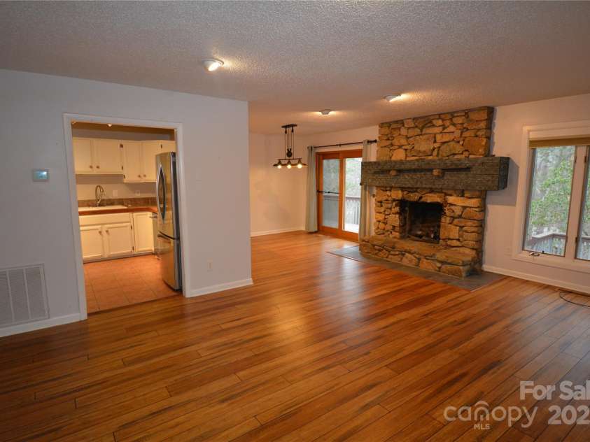 3 Jean Drive, Asheville, NC 28803.  MLS# CAR4229298, YatesRealty ID 2689. Living Area