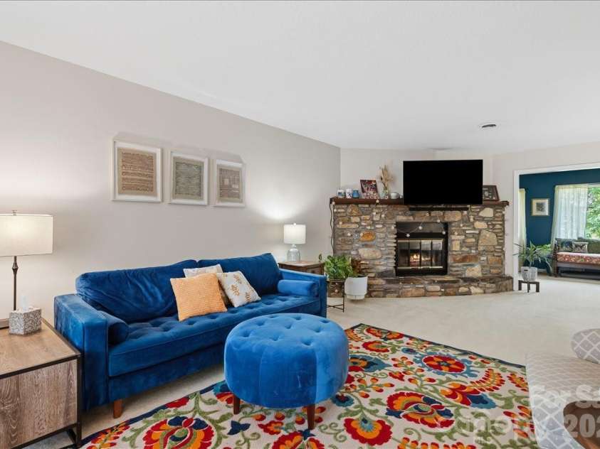 16 Woodsong Lane, Brevard, NC 28712.  MLS# CAR4378122, YatesRealty ID 26891. 