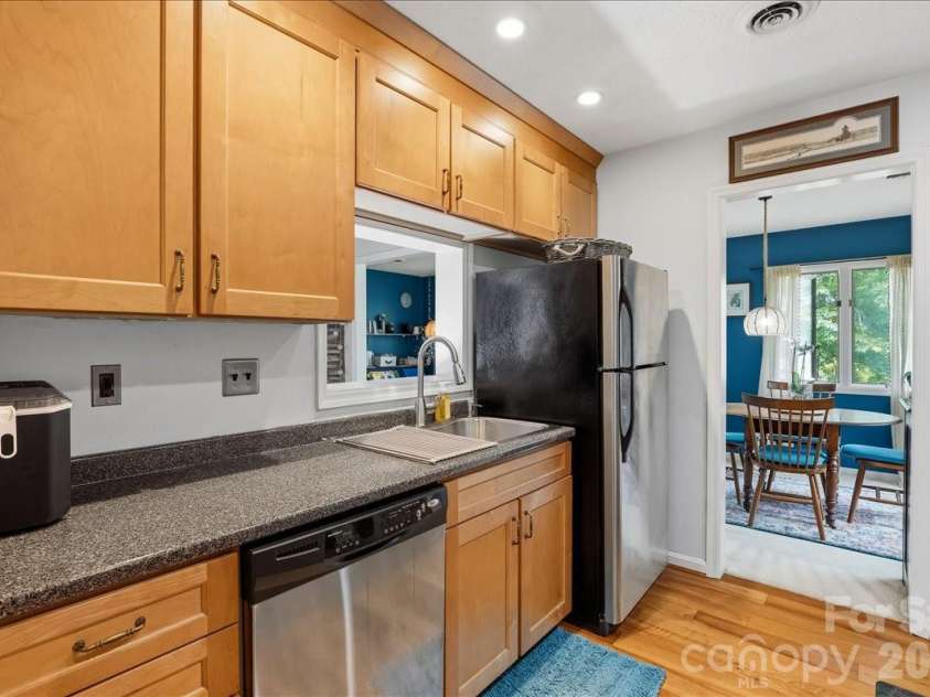 16 Woodsong Lane, Brevard, NC 28712.  MLS# CAR4378122, YatesRealty ID 26891. 