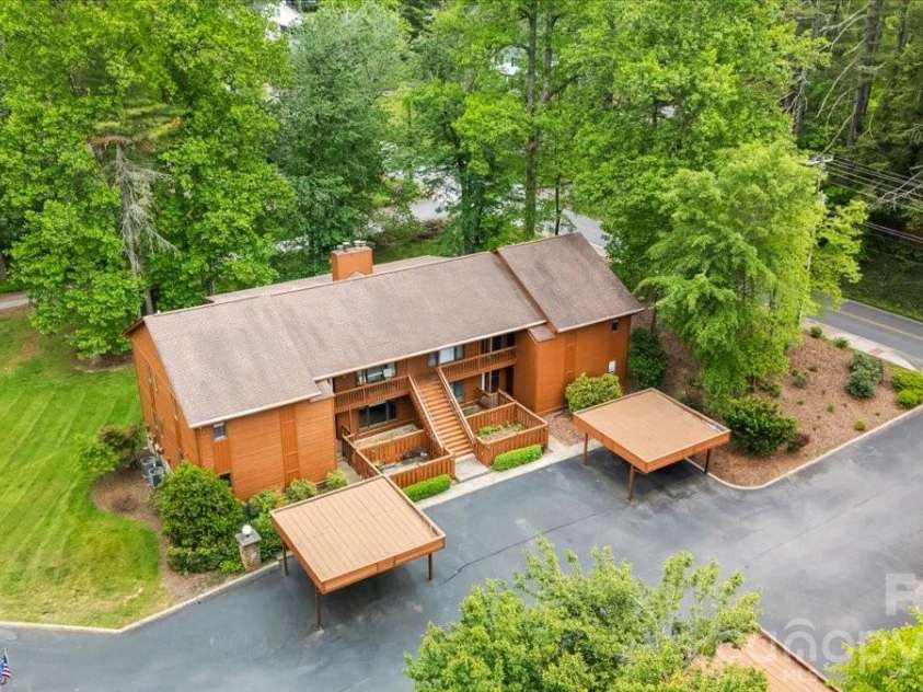 16 Woodsong Lane, Brevard, NC 28712.  MLS# CAR4378122, YatesRealty ID 26891. 