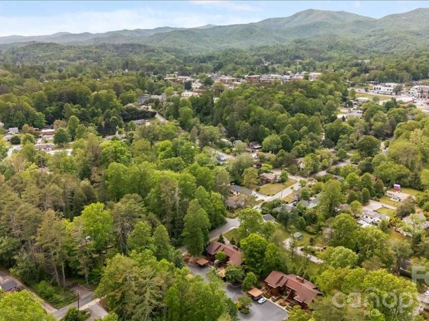 16 Woodsong Lane, Brevard, NC 28712.  MLS# CAR4378122, YatesRealty ID 26891. 