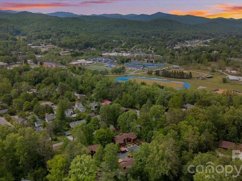 16 Woodsong Lane, Brevard, NC 28712.  MLS# CAR4378122, YatesRealty ID 26891. 