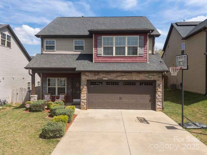 64 Mallard Run Drive, Arden, NC 28704.  MLS# CAR4250878, YatesRealty ID 26891. 