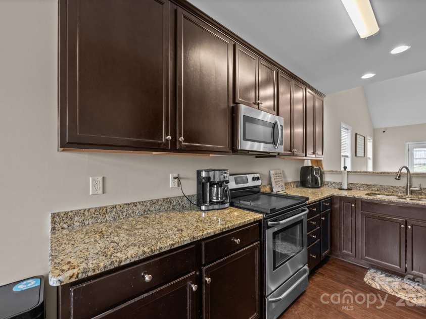 64 Mallard Run Drive, Arden, NC 28704.  MLS# CAR4250878, YatesRealty ID 26891. 
