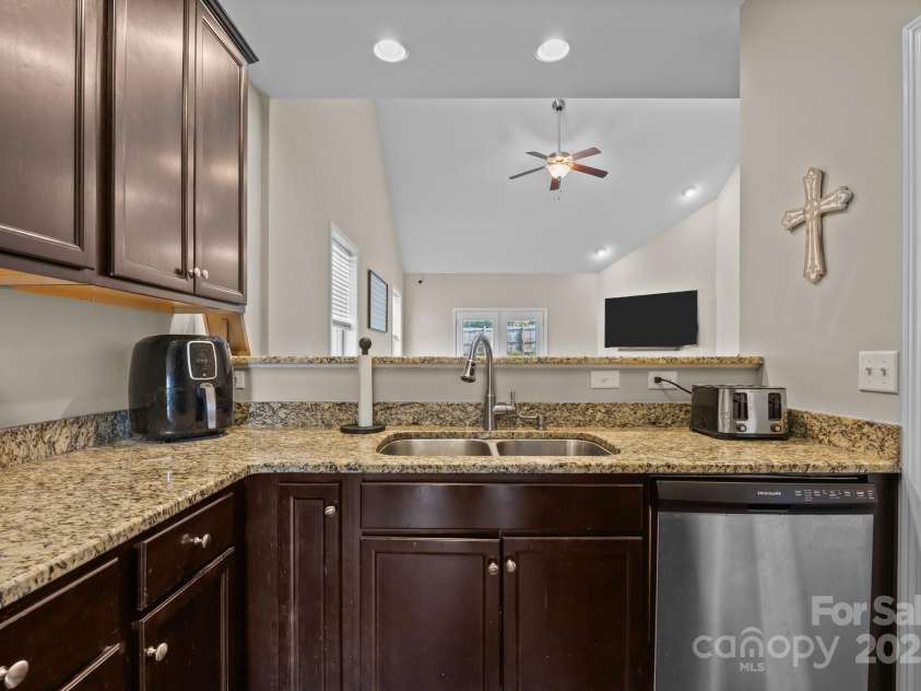 64 Mallard Run Drive, Arden, NC 28704.  MLS# CAR4250878, YatesRealty ID 26891. 