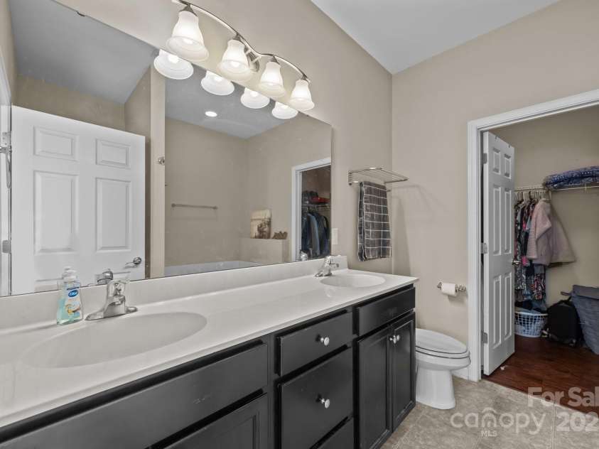 64 Mallard Run Drive, Arden, NC 28704.  MLS# CAR4250878, YatesRealty ID 26891. 