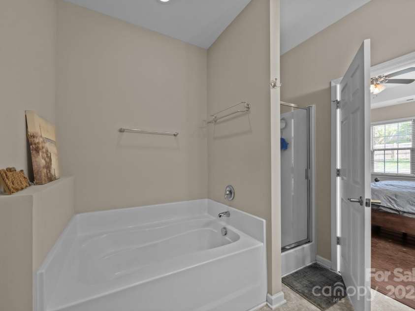 64 Mallard Run Drive, Arden, NC 28704.  MLS# CAR4250878, YatesRealty ID 26891. 