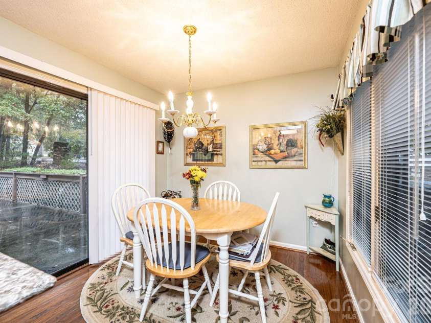 1788 12th Street, Hickory, NC 28601.  MLS# CAR4384775, YatesRealty ID 26892. Breakfast Nook