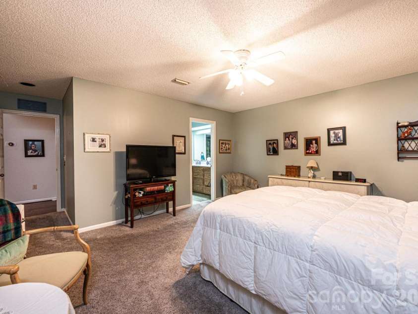 1788 12th Street, Hickory, NC 28601.  MLS# CAR4384775, YatesRealty ID 26892. En Suite Bath and Walk-in Closet