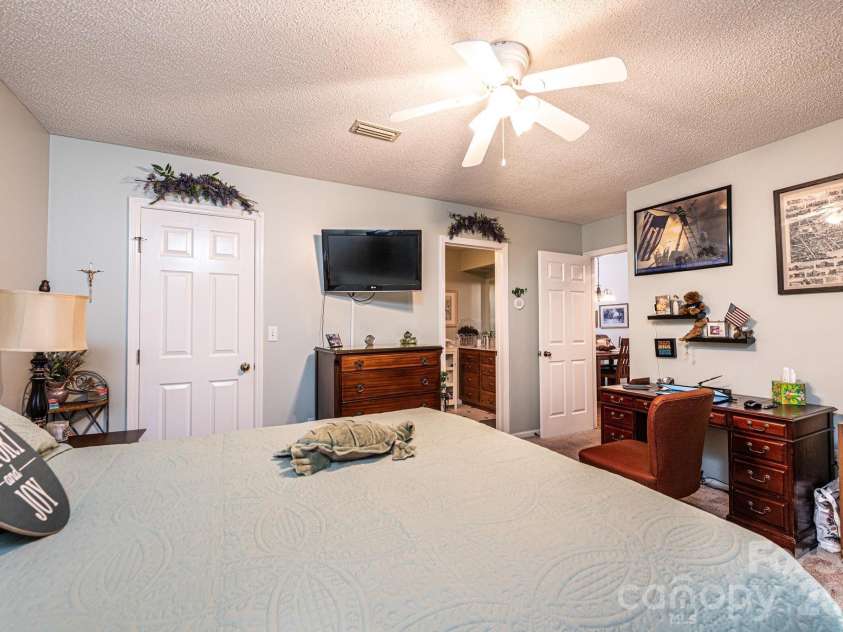 1788 12th Street, Hickory, NC 28601.  MLS# CAR4384775, YatesRealty ID 26892. Guest Room