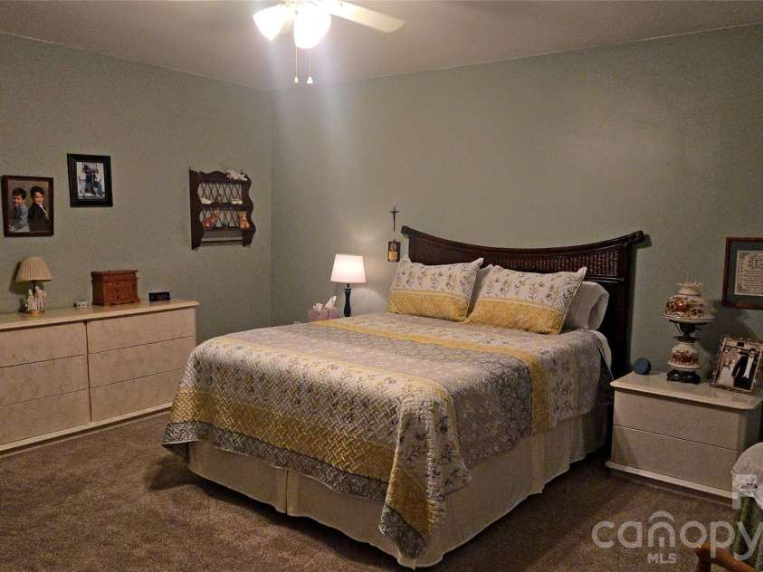 1788 12th Street, Hickory, NC 28601.  MLS# CAR4384775, YatesRealty ID 26892. Roomy Primary