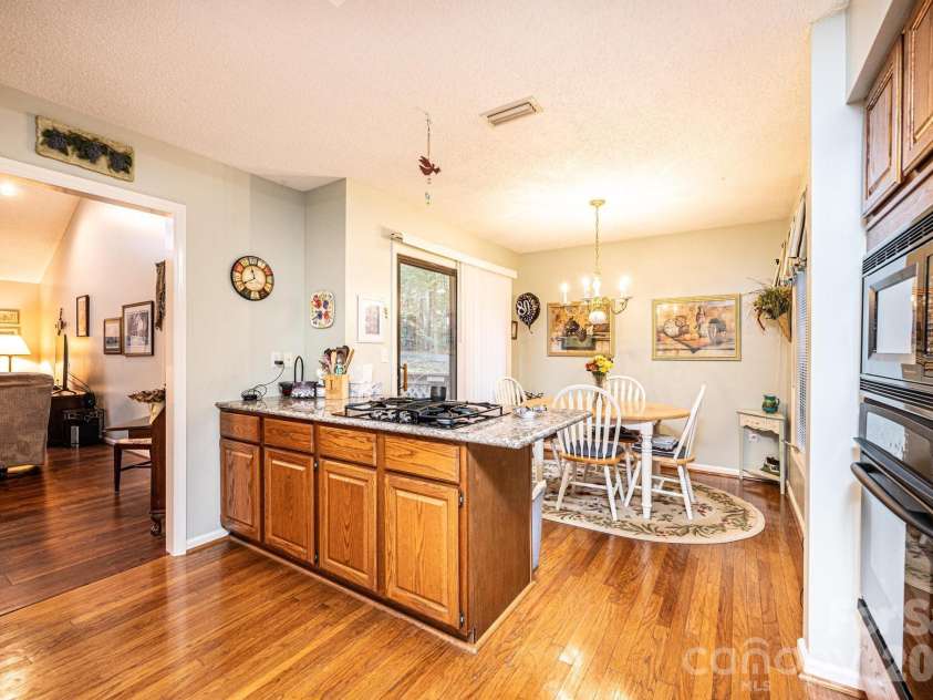 1788 12th Street, Hickory, NC 28601.  MLS# CAR4384775, YatesRealty ID 26892. Updated Kitchen