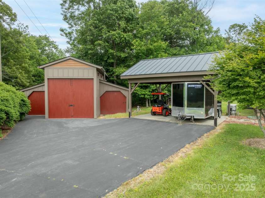 4862 Pinnacle Mountain Road, Zirconia, NC 28790.  MLS# CAR4262983, YatesRealty ID 26893. 