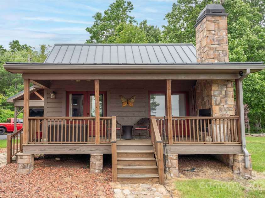 4862 Pinnacle Mountain Road, Zirconia, NC 28790.  MLS# CAR4262983, YatesRealty ID 26893. Guest Cabin