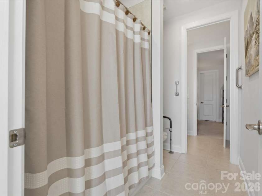 7117 Jolly Brook Drive, Charlotte, NC 28215.  MLS# CAR4368124, YatesRealty ID 26893. 