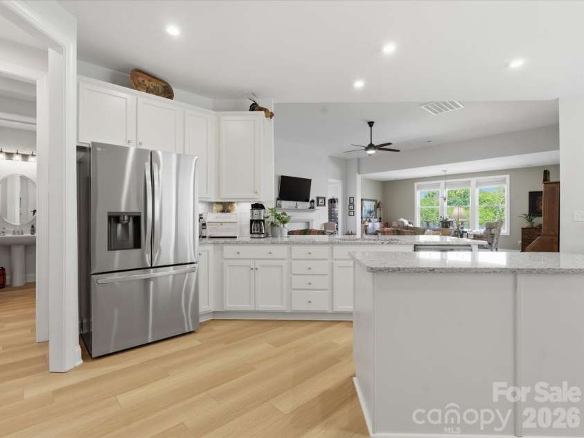7117 Jolly Brook Drive, Charlotte, NC 28215.  MLS# CAR4368124, YatesRealty ID 26893. 
