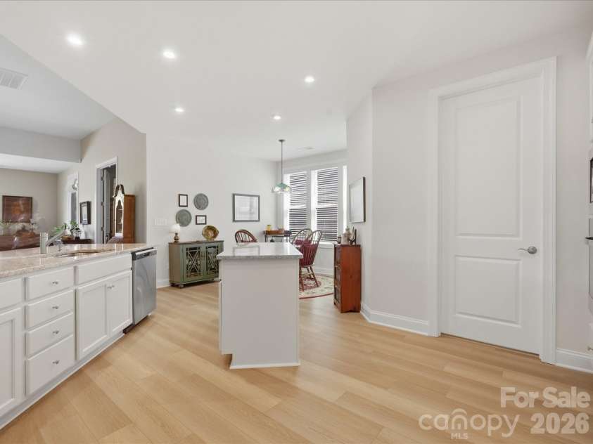 7117 Jolly Brook Drive, Charlotte, NC 28215.  MLS# CAR4368124, YatesRealty ID 26893. 