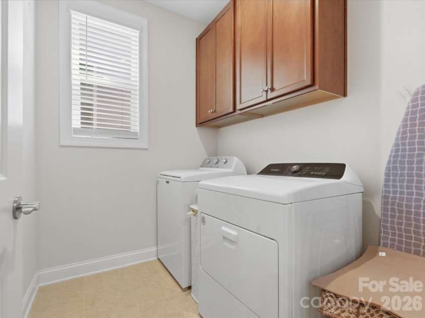 7117 Jolly Brook Drive, Charlotte, NC 28215.  MLS# CAR4368124, YatesRealty ID 26893. 