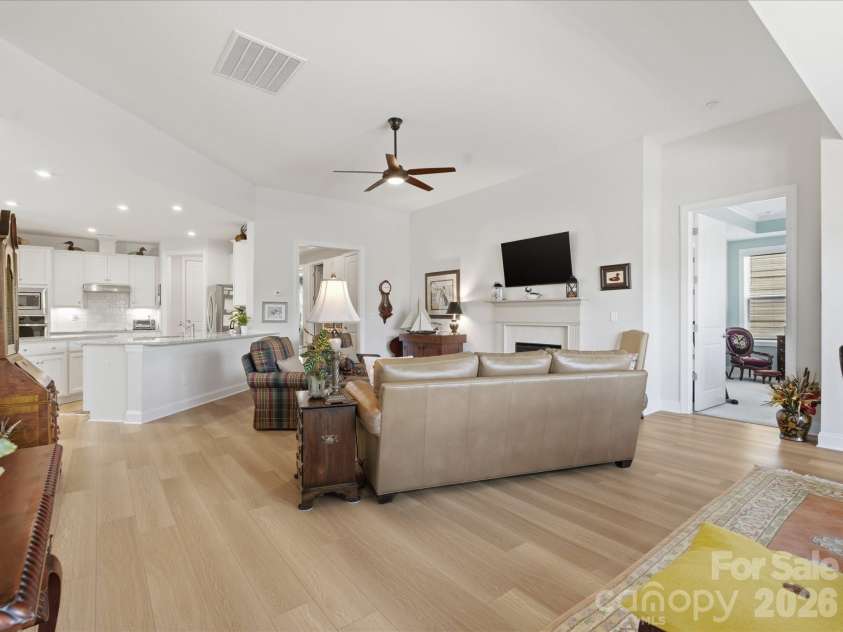 7117 Jolly Brook Drive, Charlotte, NC 28215.  MLS# CAR4368124, YatesRealty ID 26893. 