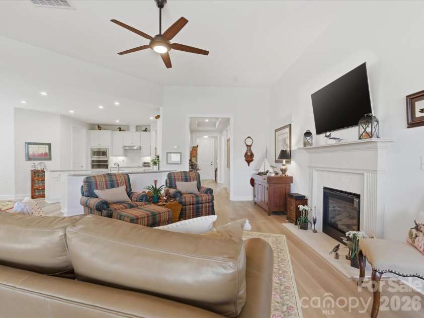 7117 Jolly Brook Drive, Charlotte, NC 28215.  MLS# CAR4368124, YatesRealty ID 26893. 