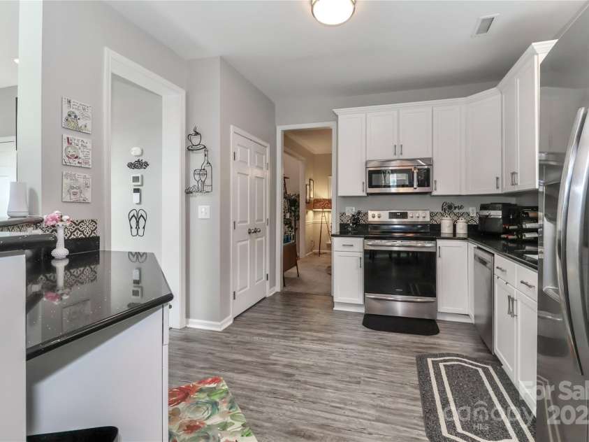 103 Pamlico Lane, Mooresville, NC 28117.  MLS# CAR4273321, YatesRealty ID 26894. 103 Pamlico Lane Kitchen area