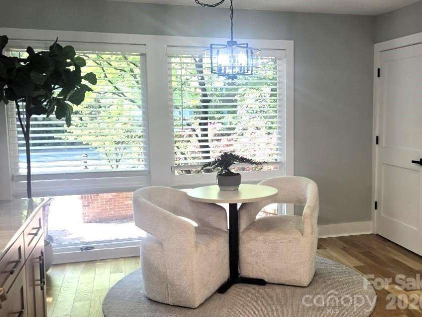449 Windward Drive, Davidson, NC 28036.  MLS# CAR4385167, YatesRealty ID 26894. 