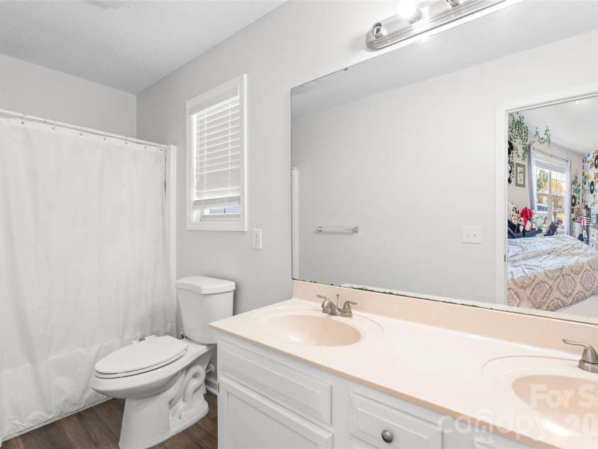 1009 Braxton Drive, Concord, NC 28025.  MLS# CAR4313809, YatesRealty ID 26895. 