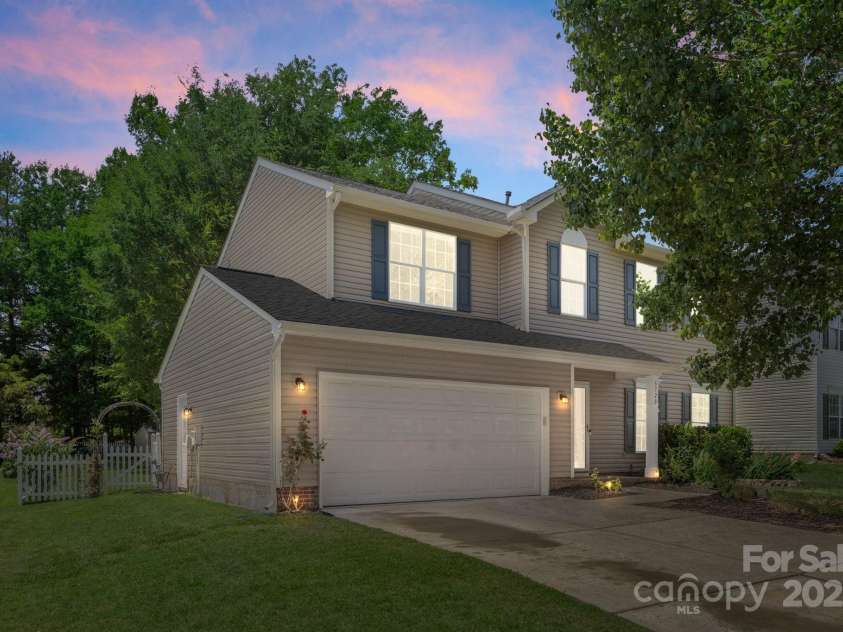 6720 Long Nook Lane, Indian Trail, NC 28079.  MLS# CAR4272978, YatesRealty ID 26895. 