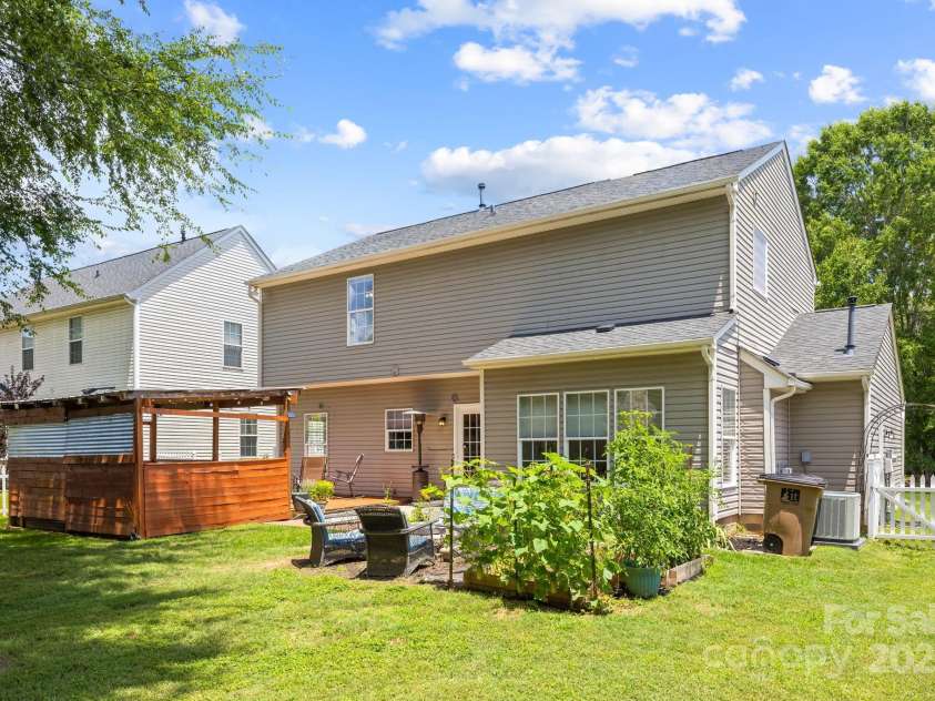 6720 Long Nook Lane, Indian Trail, NC 28079.  MLS# CAR4272978, YatesRealty ID 26895. Mature Veggie garden