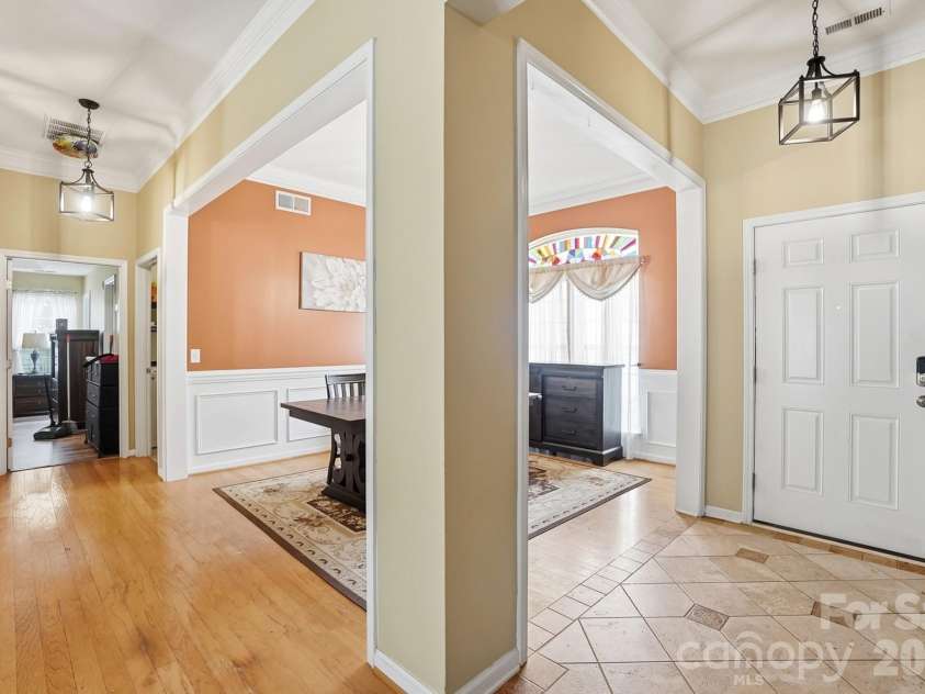 12610 Skymaster Court, Charlotte, NC 28278.  MLS# CAR4383021, YatesRealty ID 26898. 