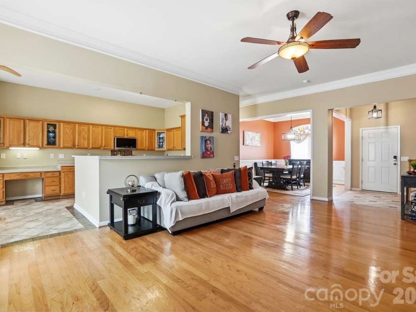 12610 Skymaster Court, Charlotte, NC 28278.  MLS# CAR4383021, YatesRealty ID 26898. 