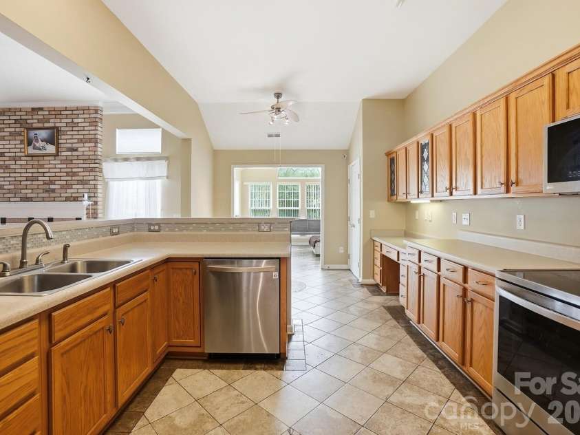 12610 Skymaster Court, Charlotte, NC 28278.  MLS# CAR4383021, YatesRealty ID 26898. 