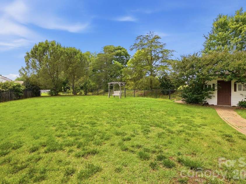 12610 Skymaster Court, Charlotte, NC 28278.  MLS# CAR4383021, YatesRealty ID 26898. 