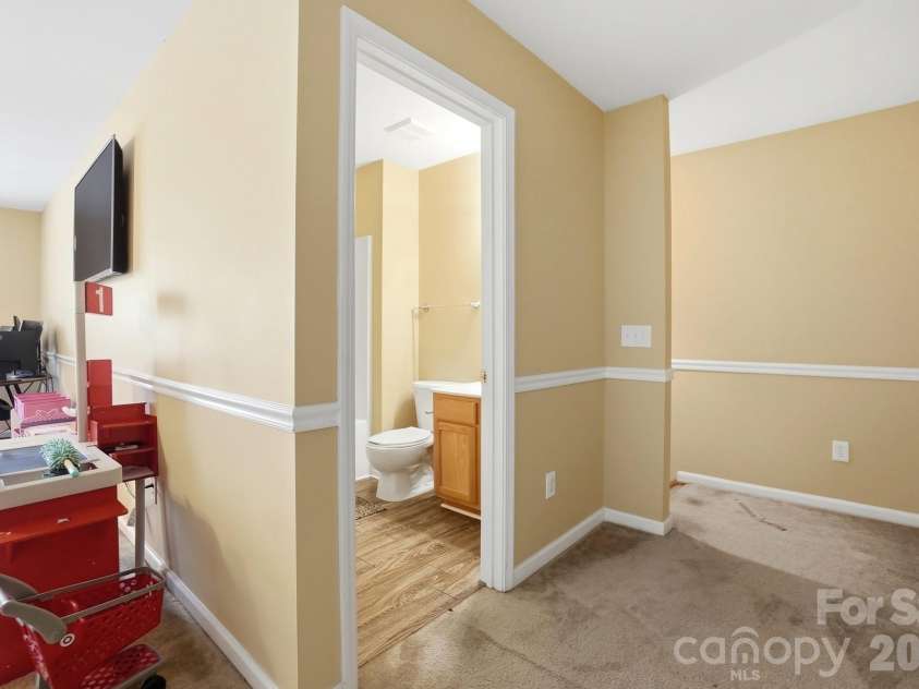 12610 Skymaster Court, Charlotte, NC 28278.  MLS# CAR4383021, YatesRealty ID 26898. 