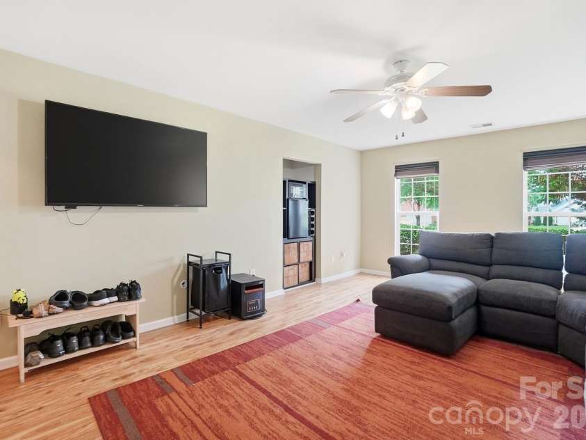 12610 Skymaster Court, Charlotte, NC 28278.  MLS# CAR4383021, YatesRealty ID 26898. 