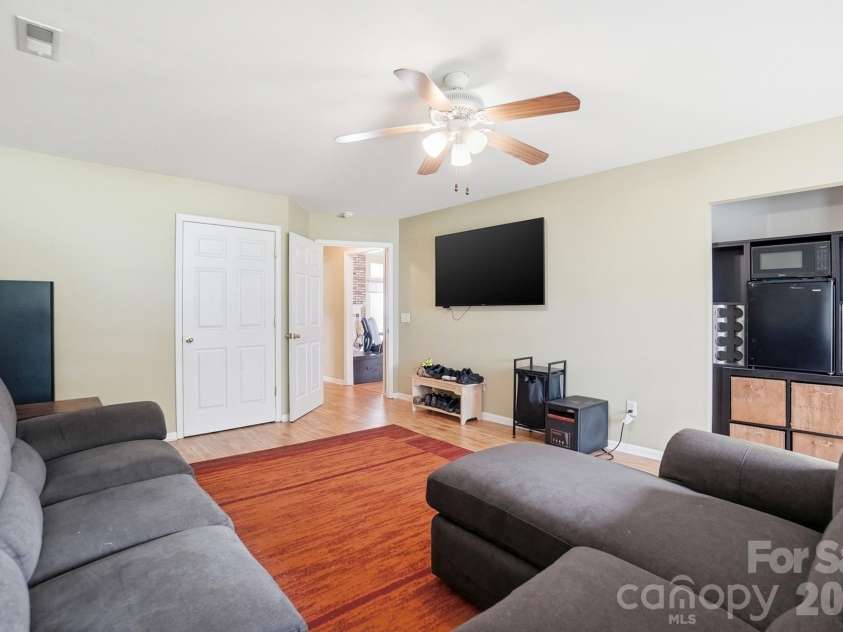 12610 Skymaster Court, Charlotte, NC 28278.  MLS# CAR4383021, YatesRealty ID 26898. 
