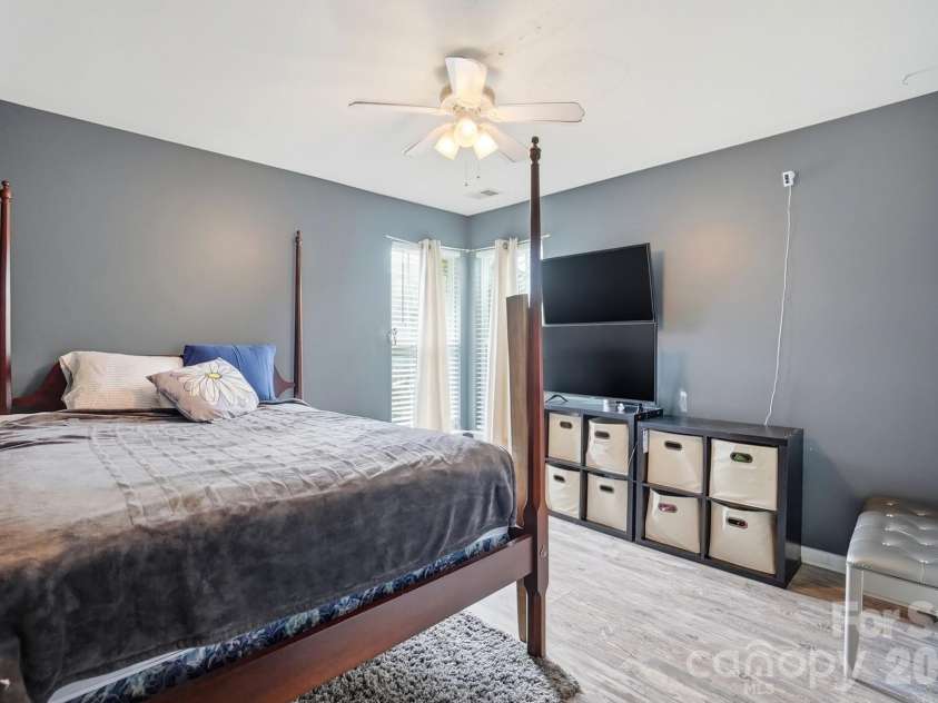 12610 Skymaster Court, Charlotte, NC 28278.  MLS# CAR4383021, YatesRealty ID 26898. 