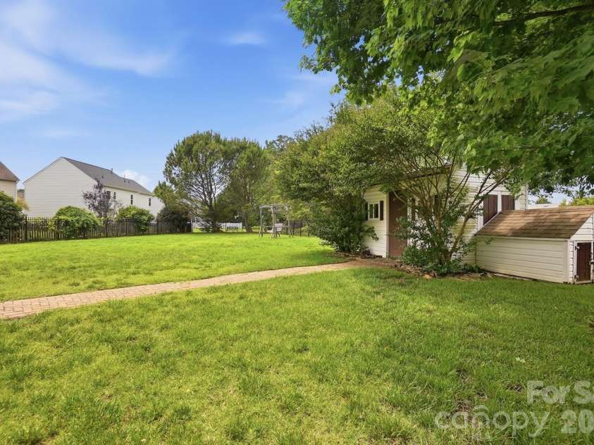 12610 Skymaster Court, Charlotte, NC 28278.  MLS# CAR4383021, YatesRealty ID 26898. 