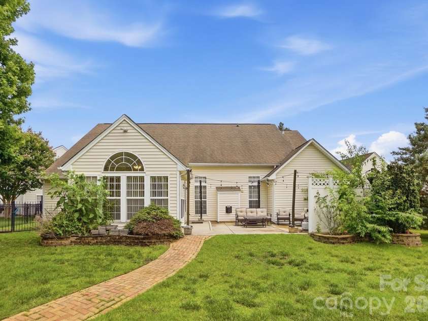 12610 Skymaster Court, Charlotte, NC 28278.  MLS# CAR4383021, YatesRealty ID 26898. 