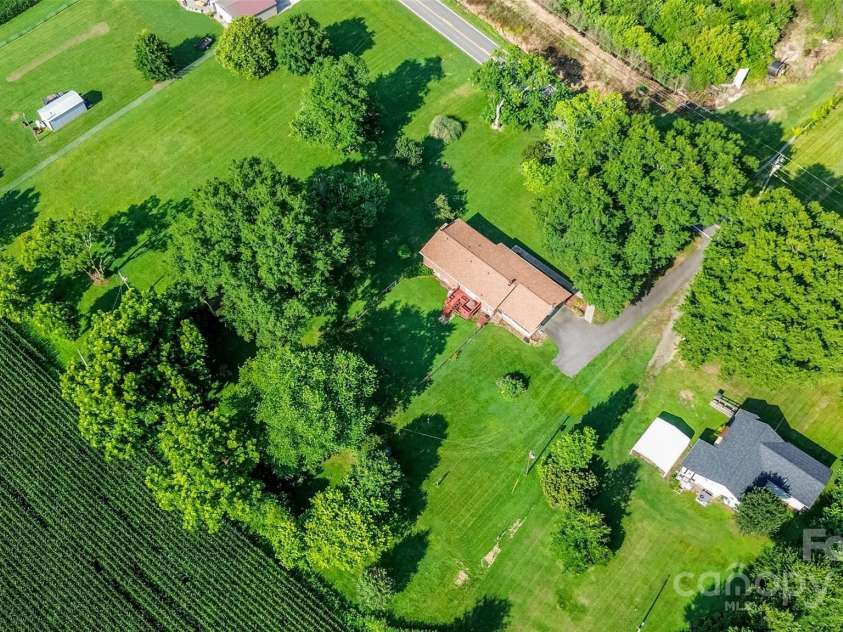 615 Bell Farm Road, Statesville, NC 28625.  MLS# CAR4272410, YatesRealty ID 26898. 