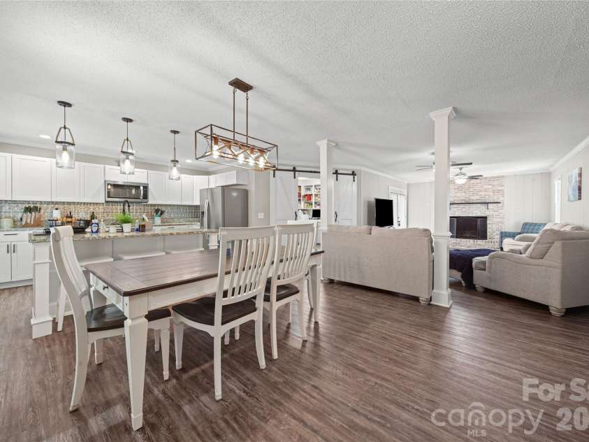 1650 Forest Lake Drive, Rock Hill, SC 29732.  MLS# CAR4384321, YatesRealty ID 26899. 